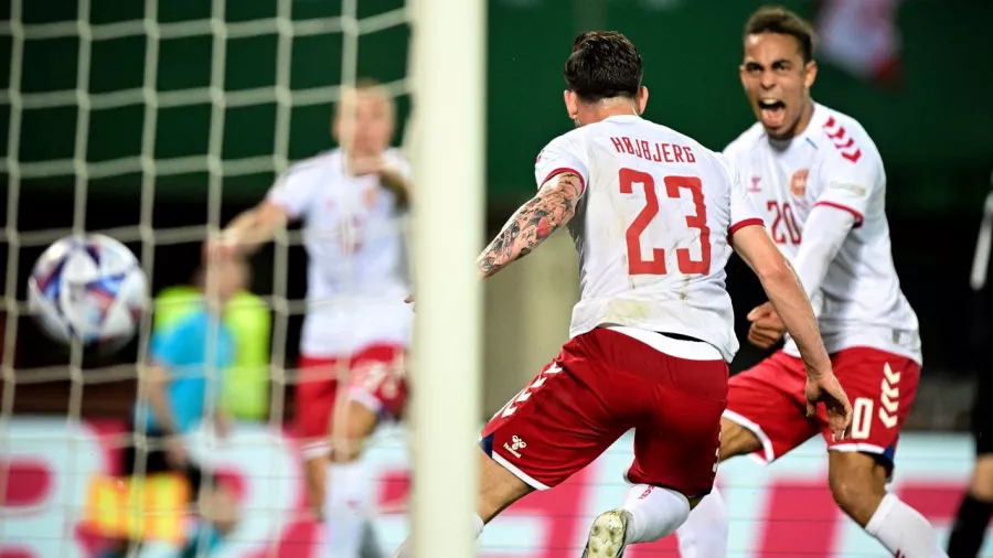 Dinamarca se hace fuerte como visitante y toma el liderato en la Nations League
