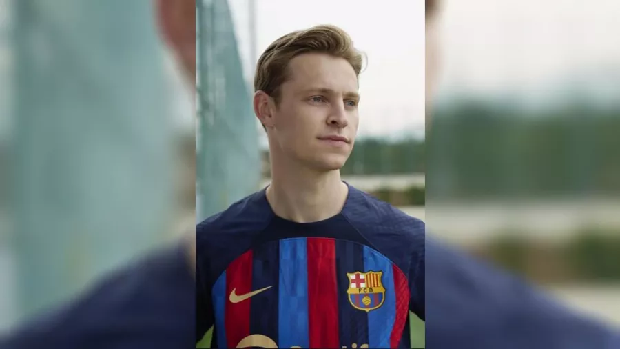 El nuevo jersey del Barcelona muestra que 'la llama sigue viva'