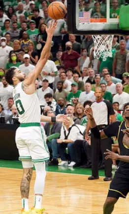 La delantera de Boston Celtics, obligada a despertar
