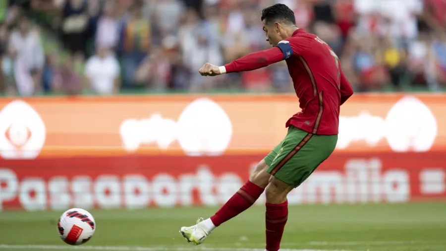 Un doblete de Cristiano Ronaldo revivió a Portugal en la Nations League