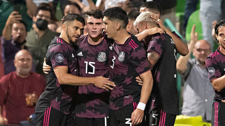 México ya le está ganando a Surinam con todo y gol de Henry Martín