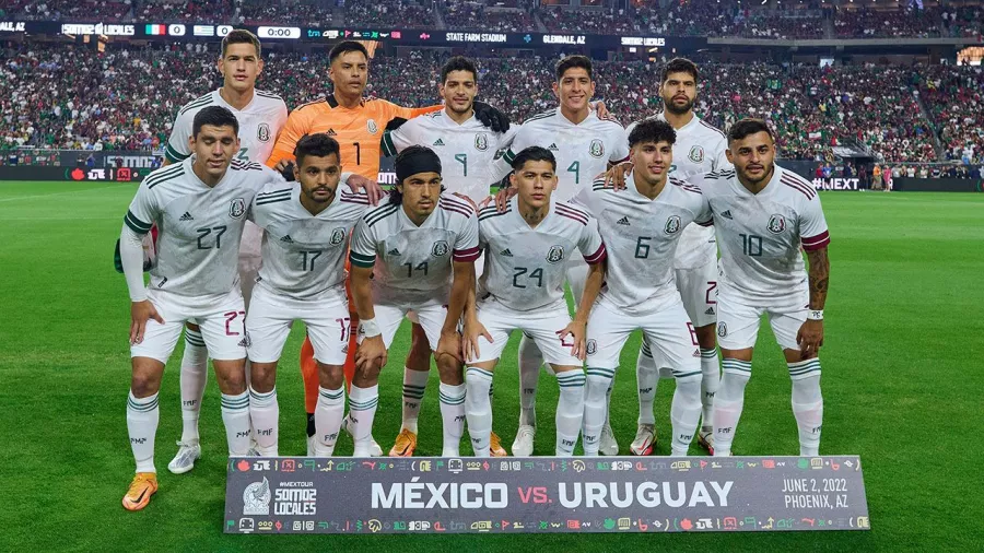 México aún no revela su nuevo jersey, por lo que sigue usando el blanco.