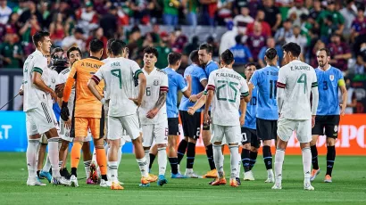 México ni siquiera pudo competir con Uruguay y el "fuera 'Tata'" retumbó en Arizona