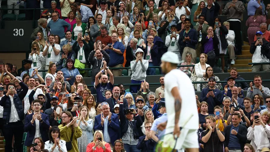 Nick Kyrgios, 'el ave de las tempestades' sigue ganando en Wimbledon