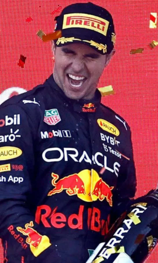 'Checo Pérez' da la cara por Red Bull y va al podio