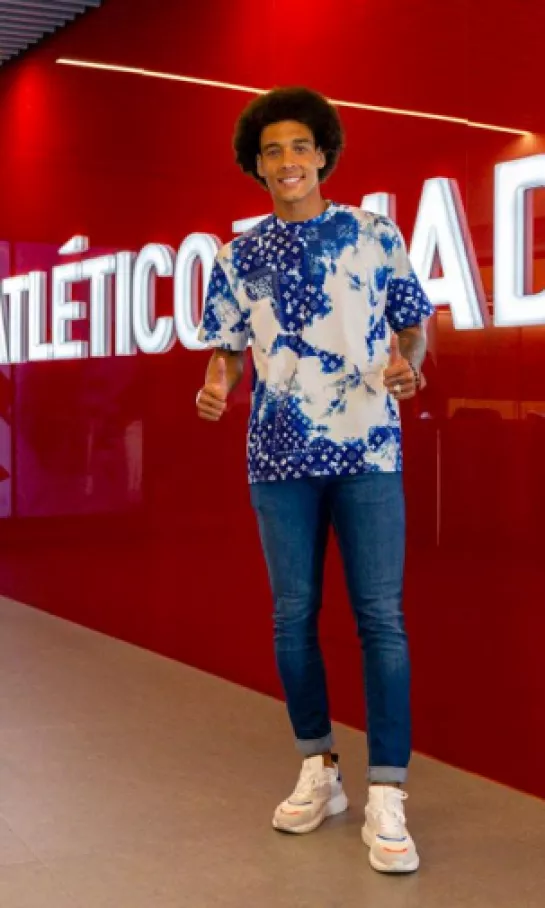 Axel Witsel ya luce como futbolista del Atlético de Madrid