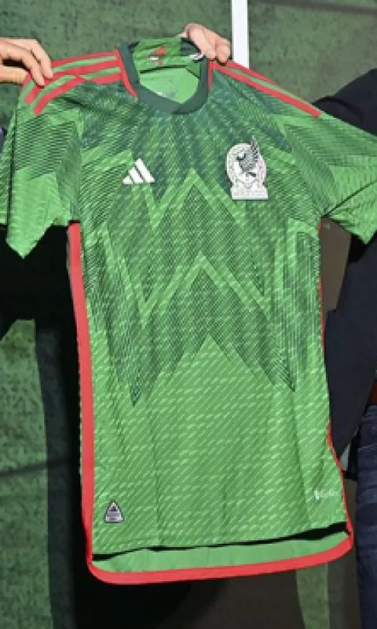 México revela su jersey verde para Qatar 2022 y la afición enloquece