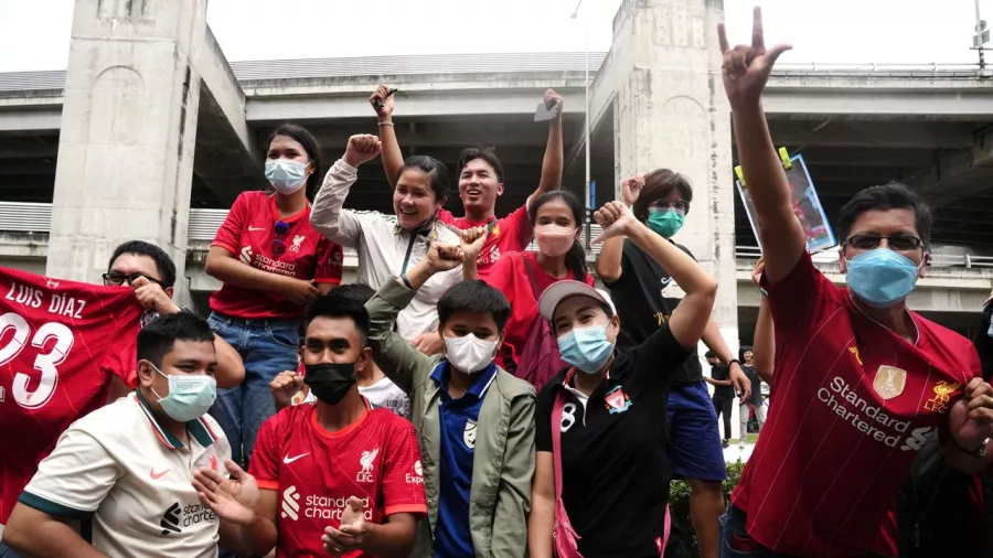 Liverpool aterrizó en Bangkok para la pretemporada