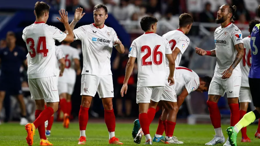 Sevilla y Tottenham empataron en Corea; ‘Tecatito’ tuvo actividad