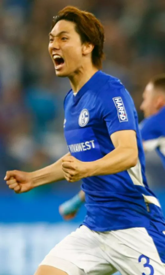Schalke se refuerza con un equipo nuevo en busca de la permanencia