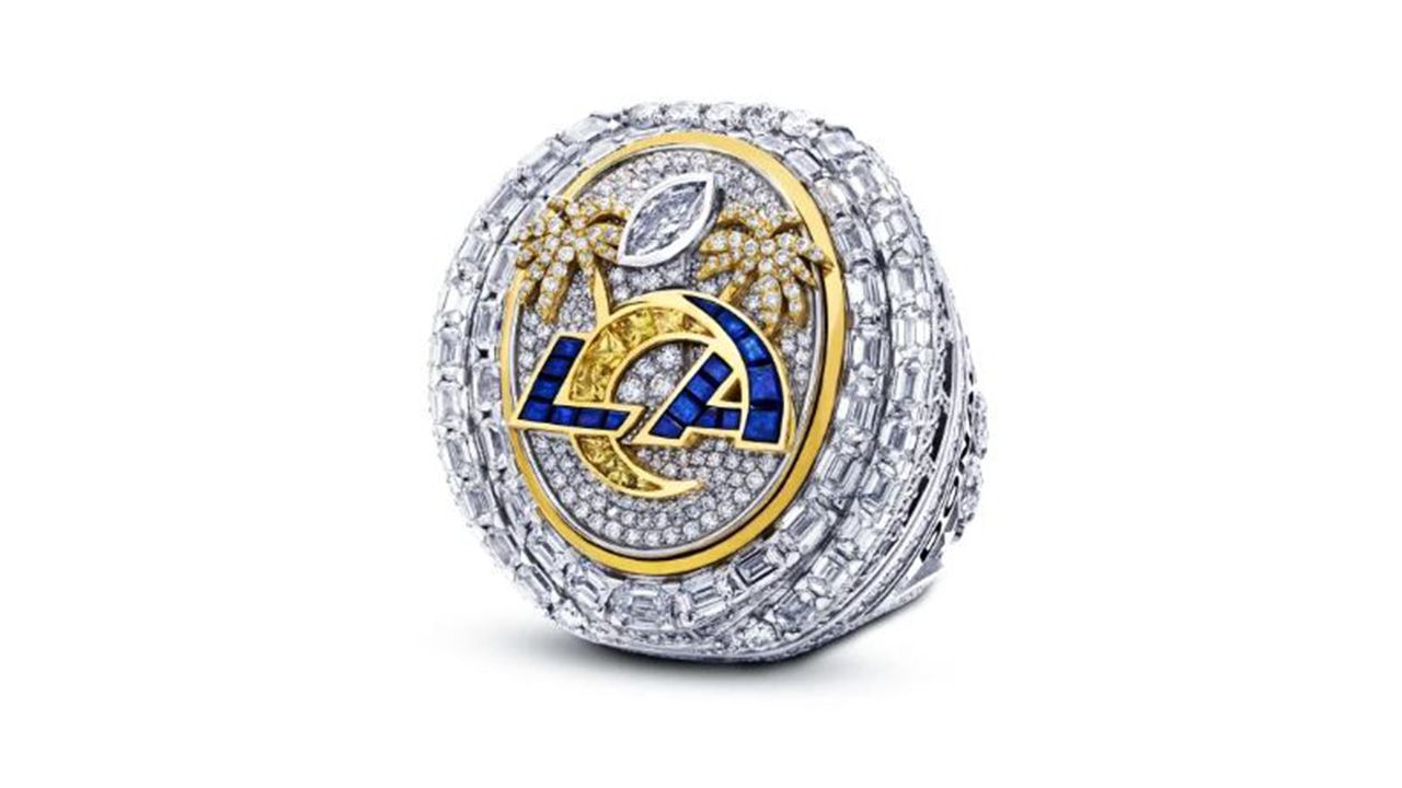 Los Rams recibieron los anillos de campeones