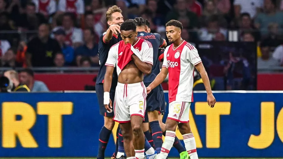 Con Edson Álvarez en el campo, Ajax dejó escapar la Súper Copa de Holanda
