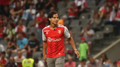 Diego Lainez, presentado como estrella en el estadio del Braga