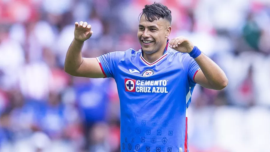 Seis meses después, Iván Morales se estrenó con Cruz Azul