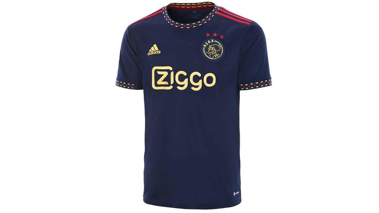Edson Álvarez aprueba la nueva camiseta del Ajax: "mira estos detalles"