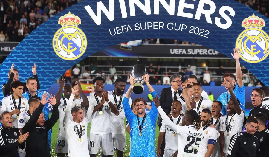 El Real Madrid levanta por los aires el primer título del 'sextete'