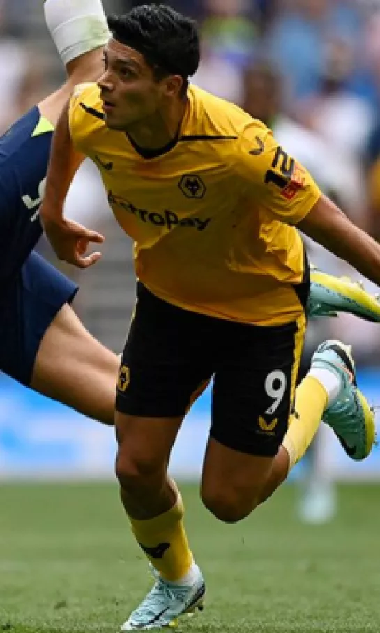 Raúl Jiménez volvió a las canchas, pero Wolverhampton acabó frustrado