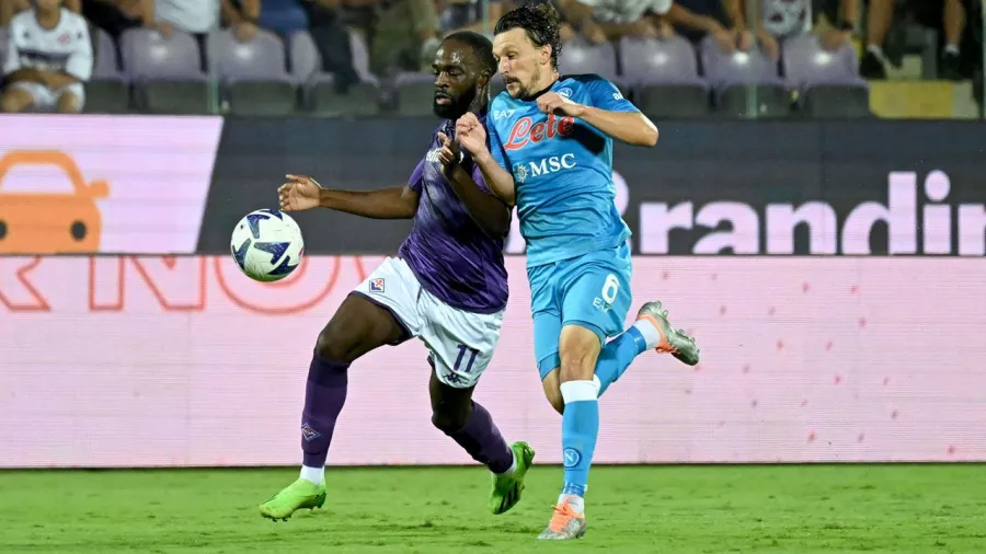 Napoli dejó dos puntos frente a Fiorentina y comparte la cima de la Serie A