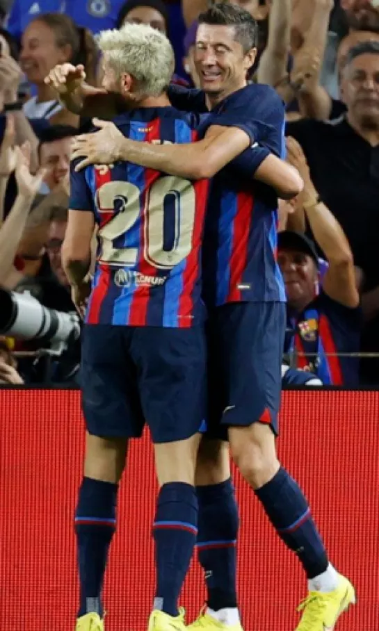 Barcelona gusta, gana y golea; Robert Lewandowski marcó su primer doblete en La Liga