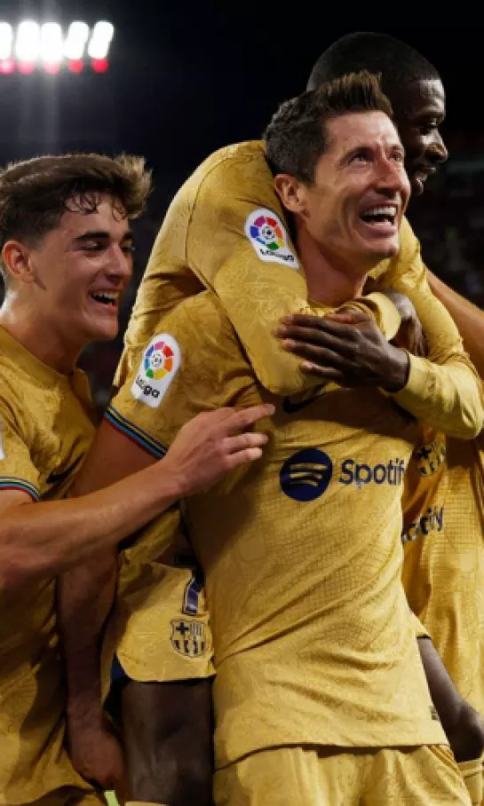 Barcelona deslumbra, Robert Lewandowski anota y Sevilla se hunde en La Liga