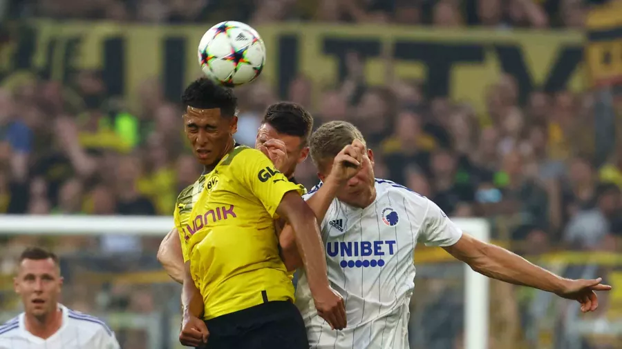 Borussia Dortmund tuvo 63% de posesión de balón.