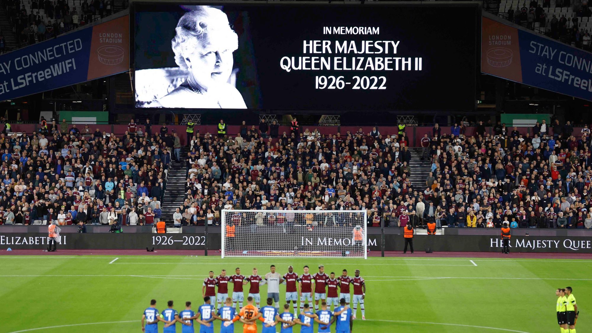 El futbol enmudeció; un minuto de silencio en memoria de la reina Isabel II