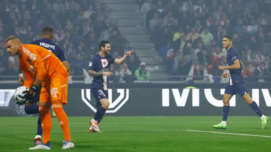 Lionel Messi le dio el clásico francés a Paris Saint-Germain