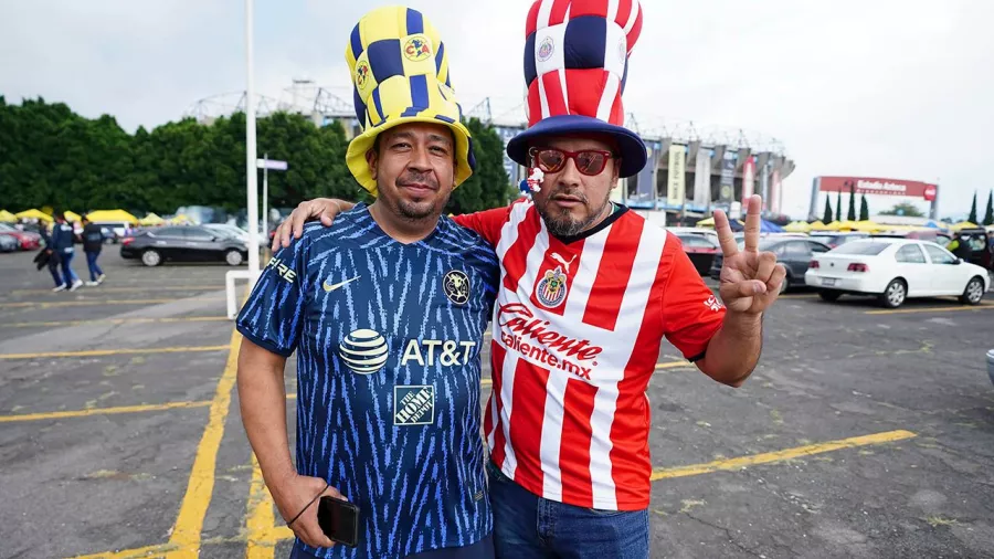 El ambiente de Clásico Nacional ya se respira en el Estadio Azteca