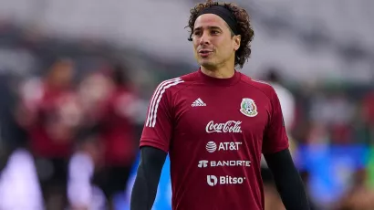 Alexis Vega se ve con Henry Martín en el XI ideal de México para el Mundial