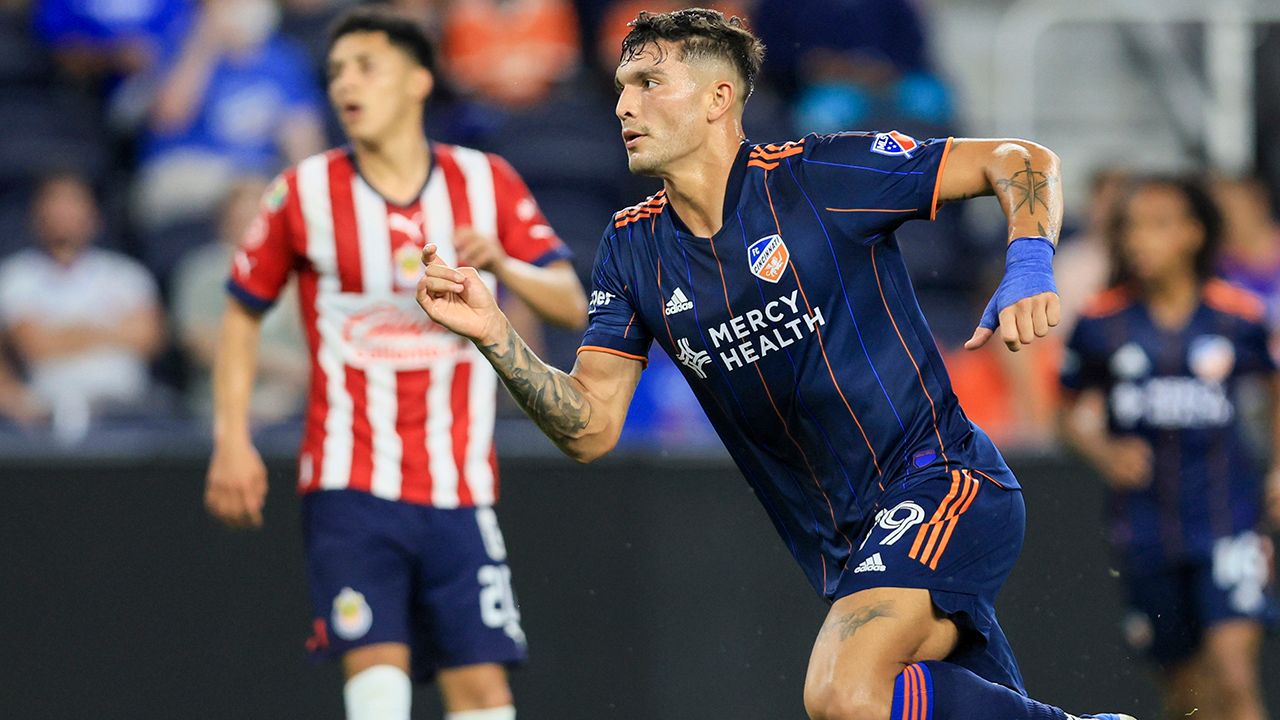 Chivas probó el poder de Brandon Vázquez en su derrota ante Cincinnati
