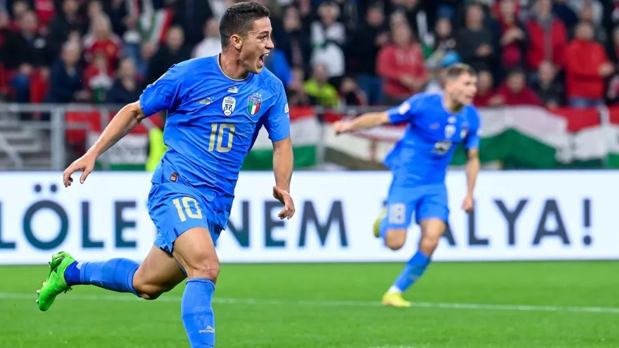 Italia le arrebató el primer lugar a Hungría y avanzó al ‘Final Four’ de la Nations League
