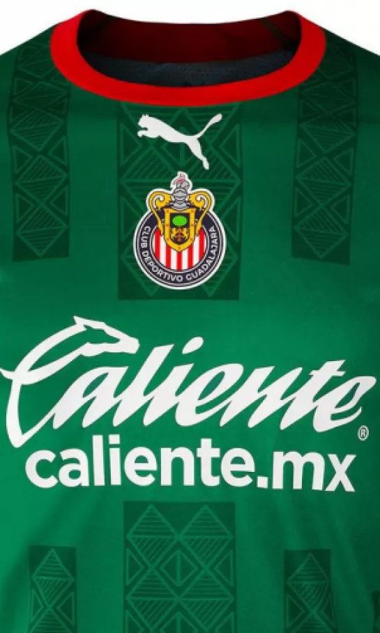 ¿Se puede ser más mexicano? El nuevo jersey de Chivas es verde con blanco y rojo
