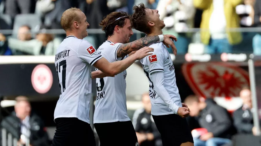 Union Berlin perdió el invicto ante Eintracht, pero no el liderato de la Bundesliga