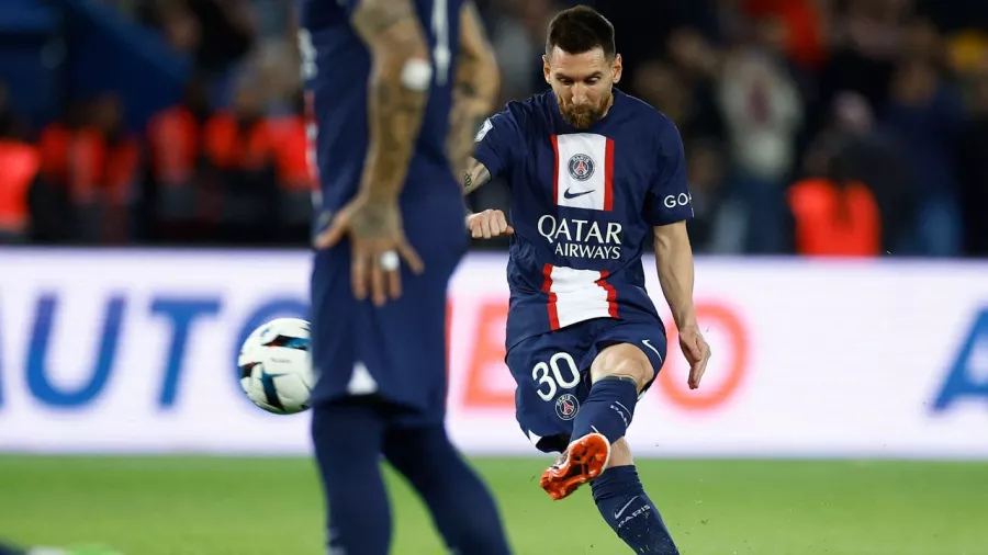 Lionel Messi llegó a 60 goles de tiro libre, el primero con Paris Saint-Germain