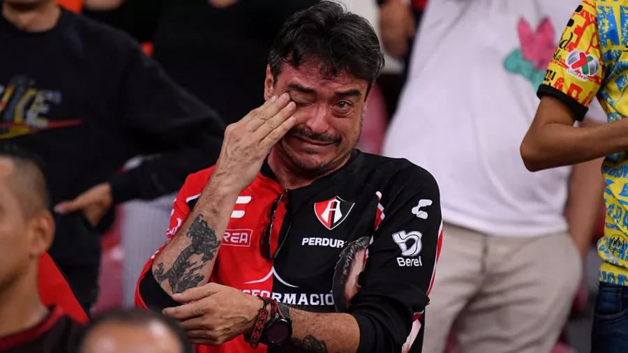 El Estadio Jalisco en lágrimas y Diego Cocca, en hombros