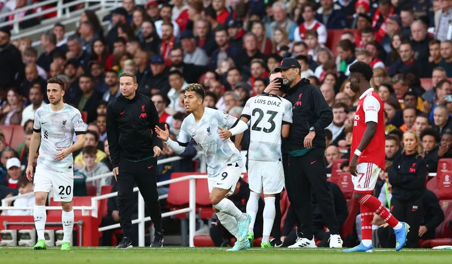 Una lesión impide que Luis Díaz termine el duelo ante Arsenal