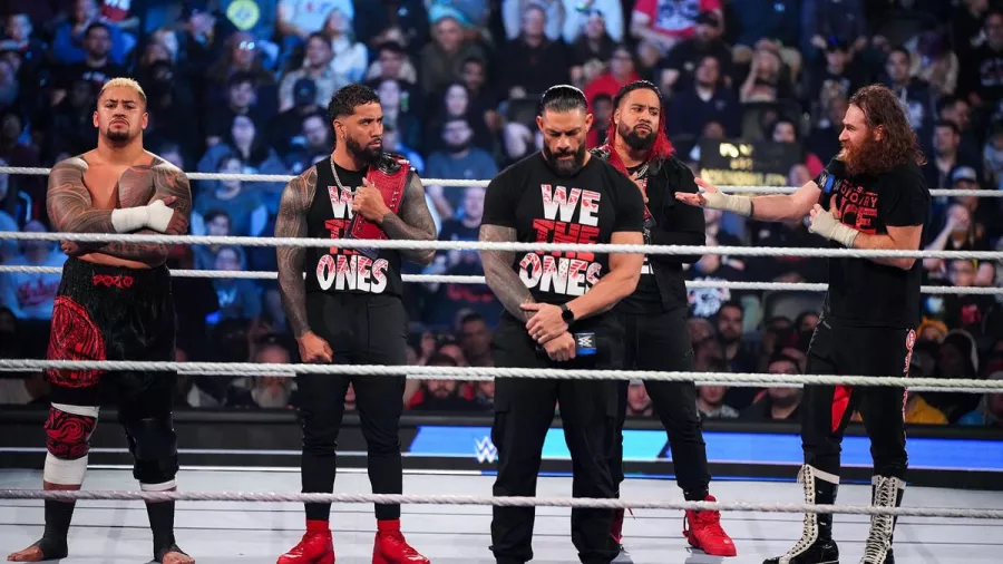 Roman Reigns reapareció en SmackDown para poner orden