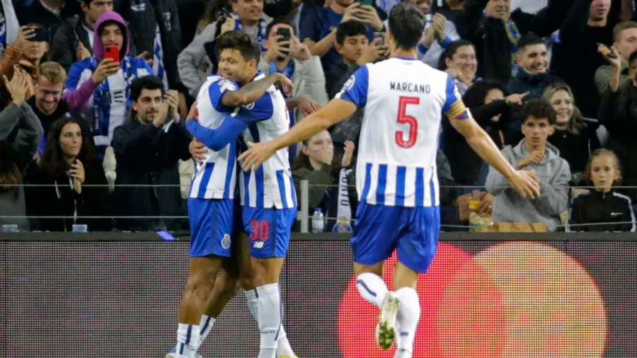 Porto avanzó a octavos de final como primer lugar de grupo con 12 puntos 