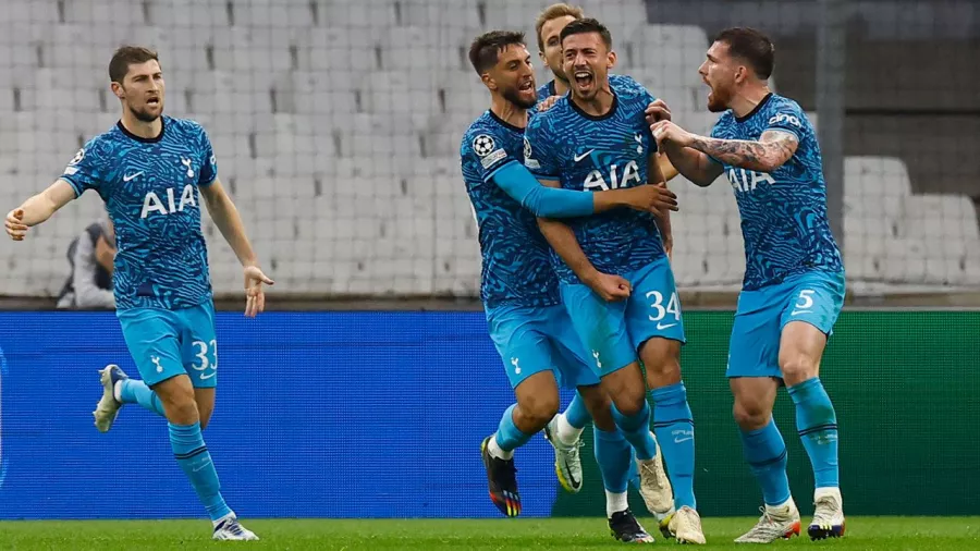 Un gol de último minuto le da el liderato de grupo a Tottenham en la Champions League