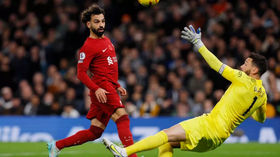 Mohamed Salah le dio una vida extra a Liverpool que venció a Tottenham en la Premier League