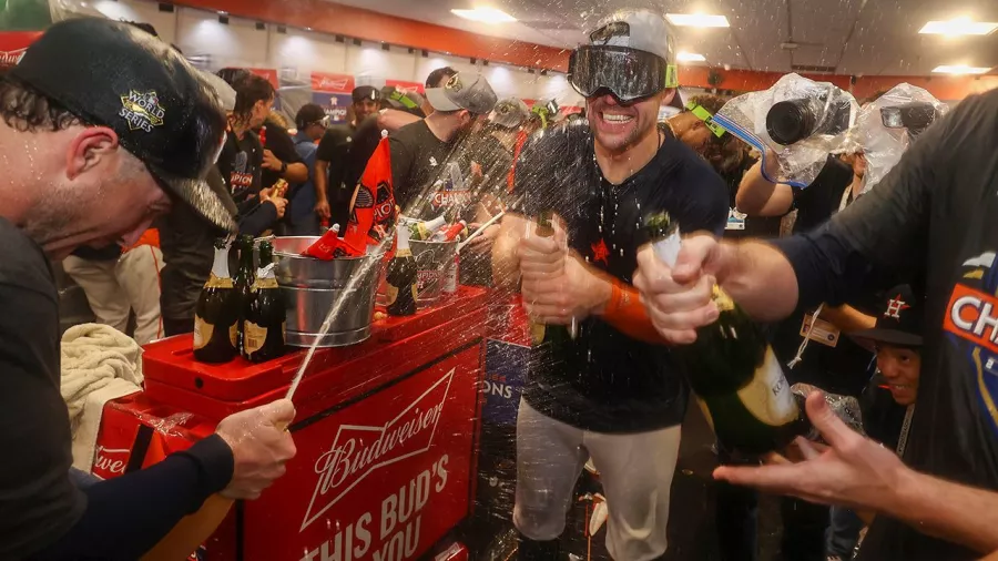 Los Astros tuvieron una gran fiesta en su 'clubhouse'