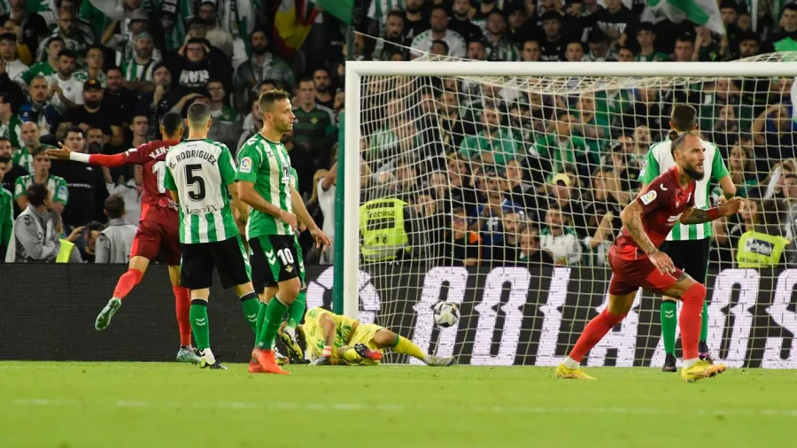 El derbi de Sevilla fue una locura, lo más normal fue el empate