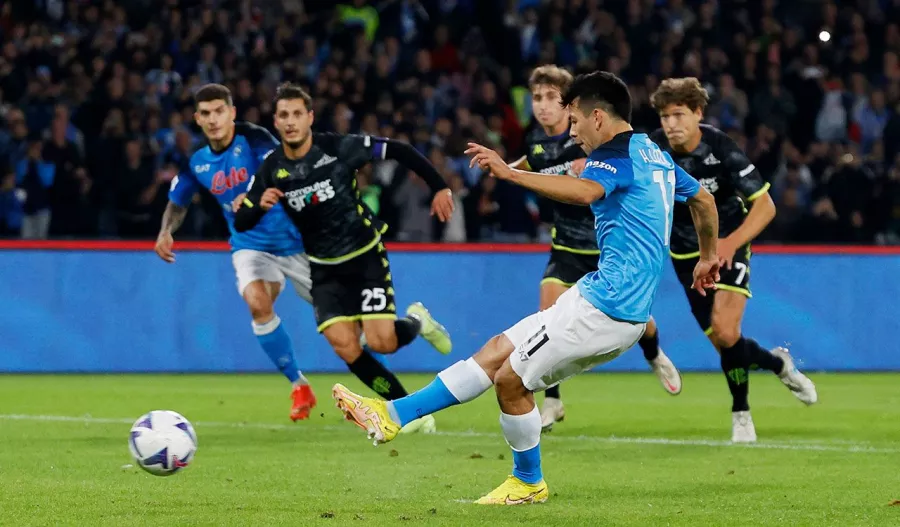'Chucky' Lozano anota otro gol con el Napoli