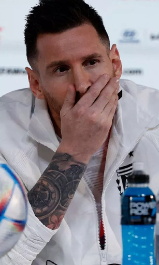 Una foto deja al descubierto un tobillo de Leo Messi muy inflamado