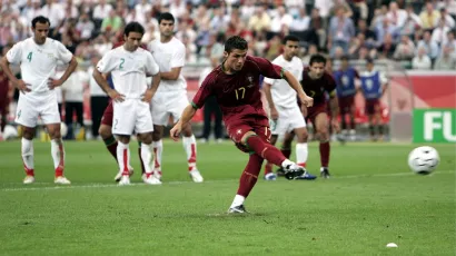 Cristiano Ronaldo anotó su primer gol en Mundiales en la victoria 2-0 de Portugal ante Irán en Alemania 2006. 