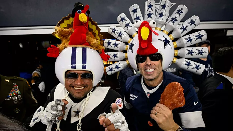 Fans y jugadores disfrutaron del pavo en un intenso 'Thanksgiving'