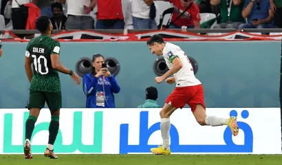 Robert Lewandowski se estrena como goleador en un Mundial