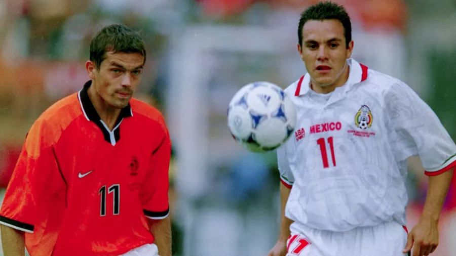 Francia 1998: Holanda (el famoso ‘Rey sin Corona’) 2-2 México.