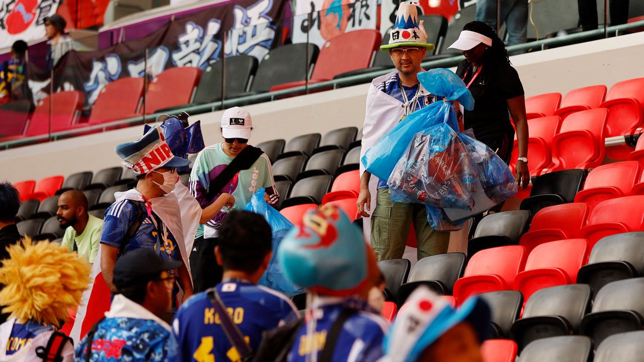 Japón perdió en la cancha, pero ganó en la grada y puso el ejemplo en Catar 2022