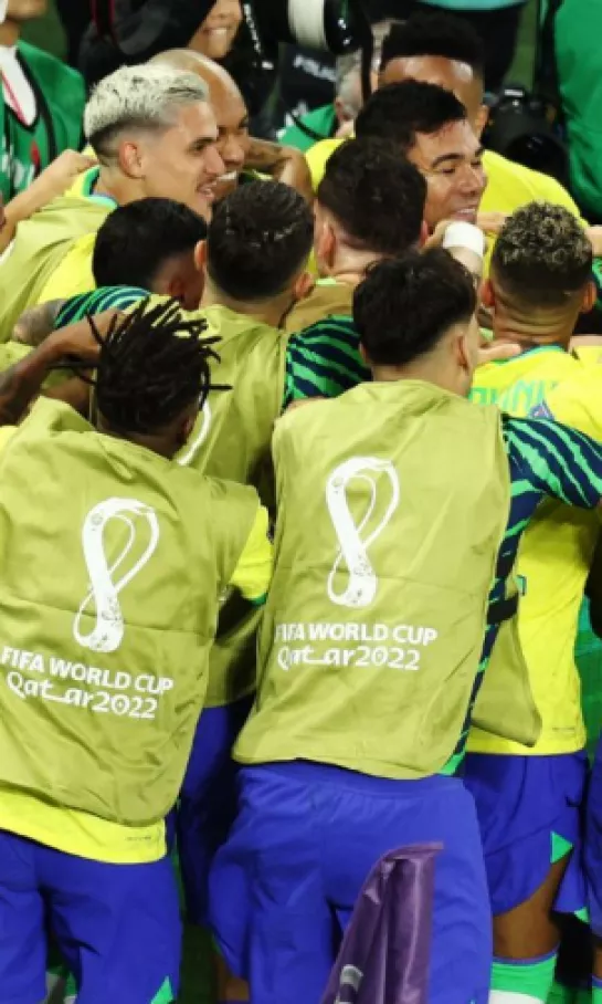 La Selección Brasileña dedica su victoria a Danilo y Neymar